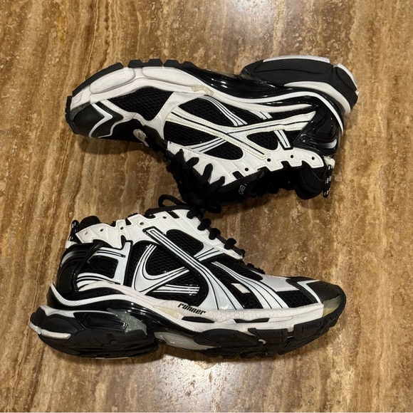 Balenciaga runner Sneakers - Picture 3 of 7